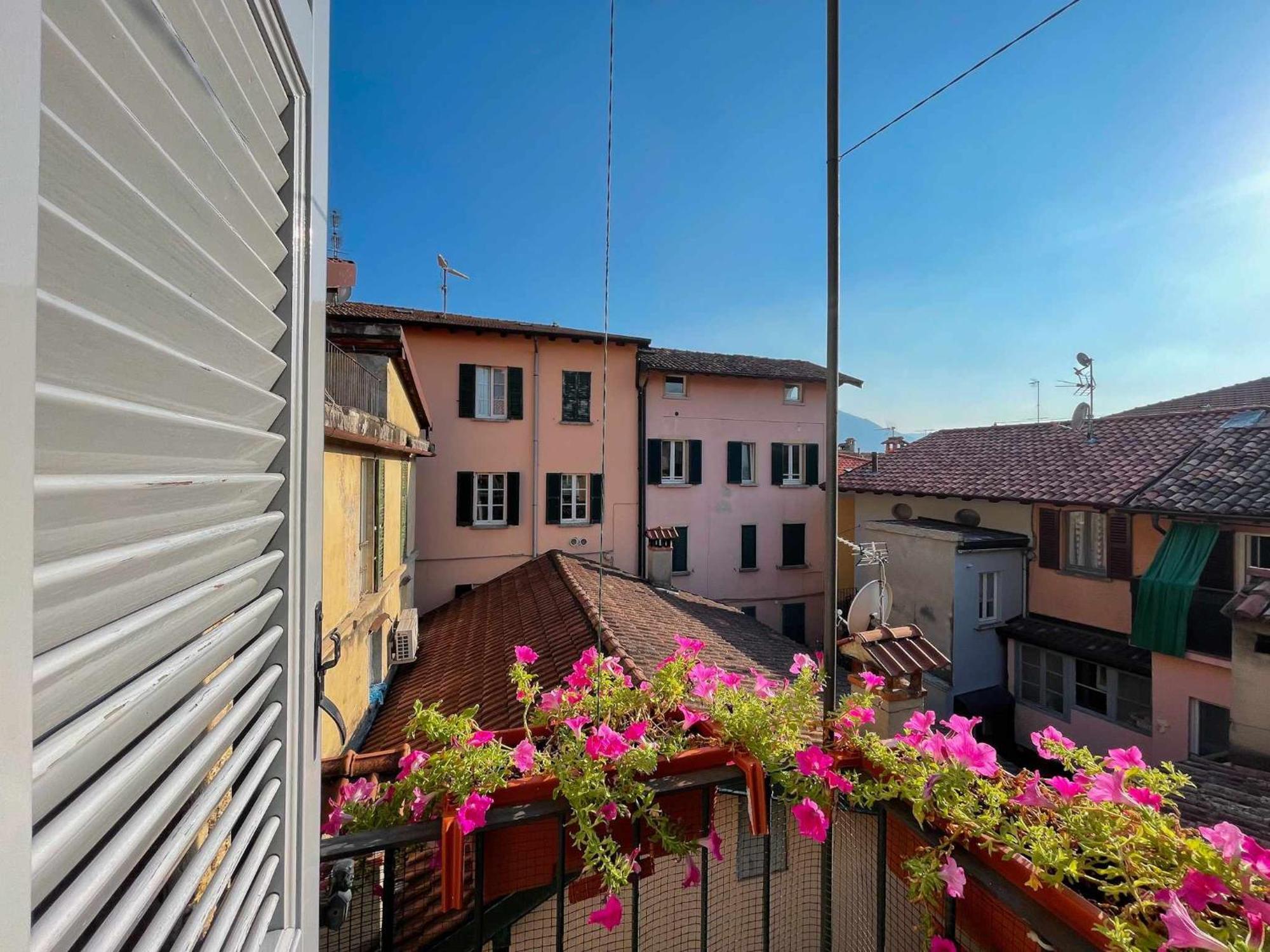 Apartment Plinio Center Town *