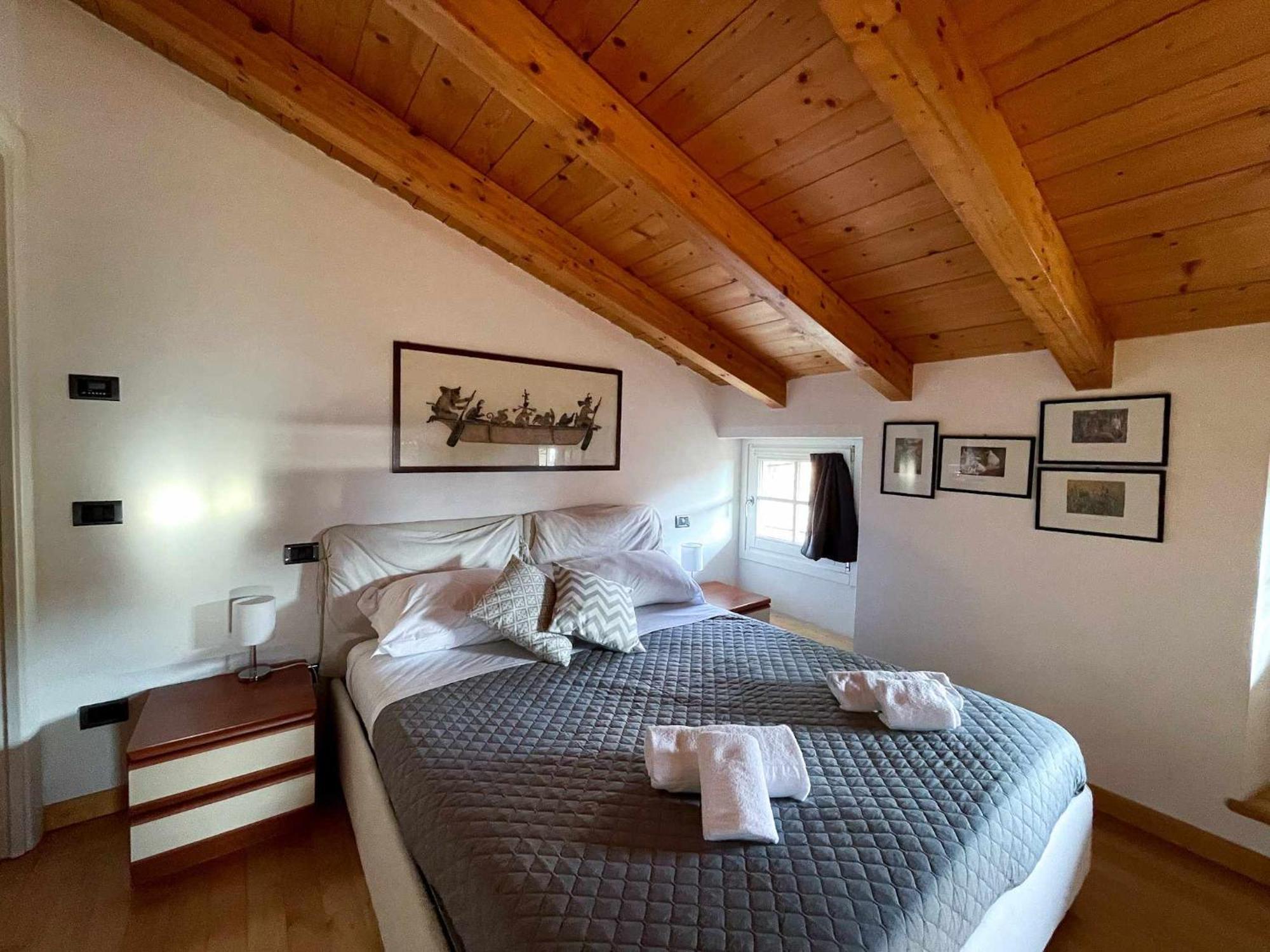 Apartment Plinio Center Town